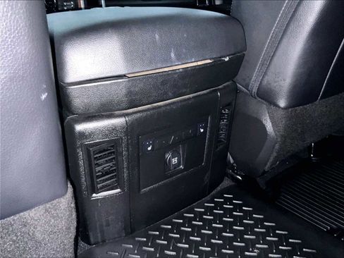 Used 2018 RAM 1500 Laramie w/ Convenience Group image 30