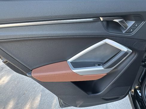 Certified 2025 Audi Q3 2.0T Premium image 16