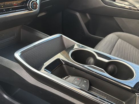 Used 2025 Chevrolet Equinox LT image 24