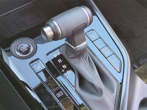 Certified 2025 Kia Niro EX image 15