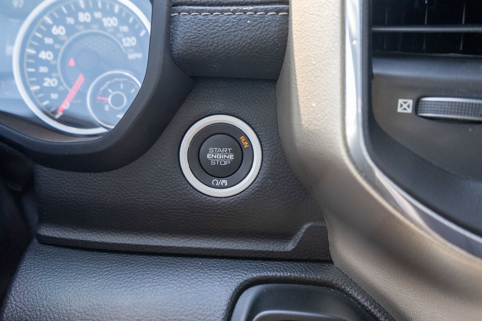 Used 2022 RAM 1500 Laramie AWD/4WD image 21