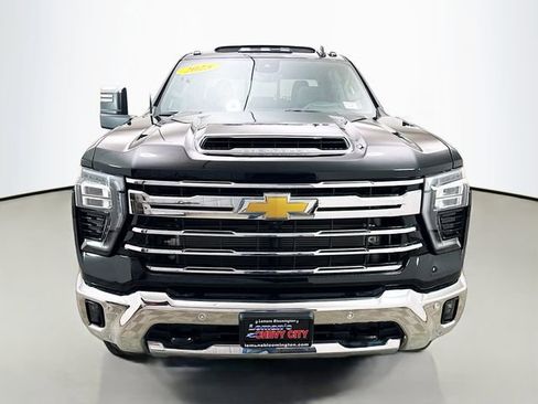Used 2025 Chevrolet Silverado 3500 LTZ w/ LTZ Premium Package AWD/4WD image 2