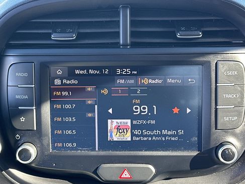 Used 2023 Kia Soul LX w/ LX Technology Package image 23