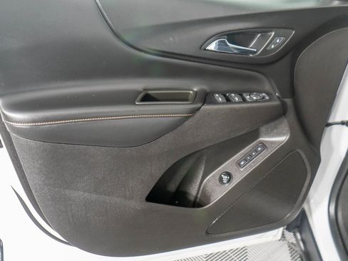 Used 2018 Chevrolet Equinox Premier image 23