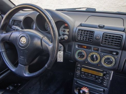 Used 2002 Toyota MR2 RWD image 17