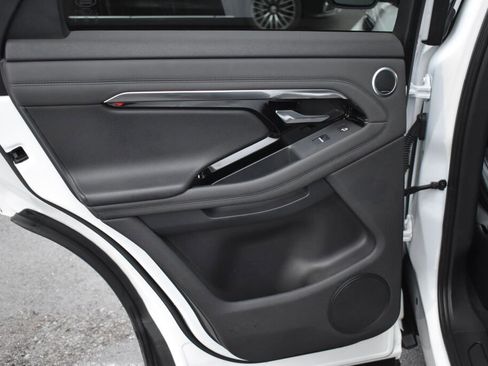 Used 2020 Land Rover Range Rover Evoque SE image 25