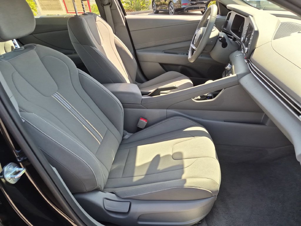 Used 2026 Hyundai Elantra Sport FWD image 31