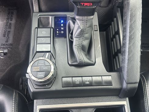 Used 2025 Toyota 4Runner TRD Off-Road image 15