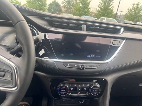 Used 2021 Buick Encore GX Essence AWD/4WD image 11