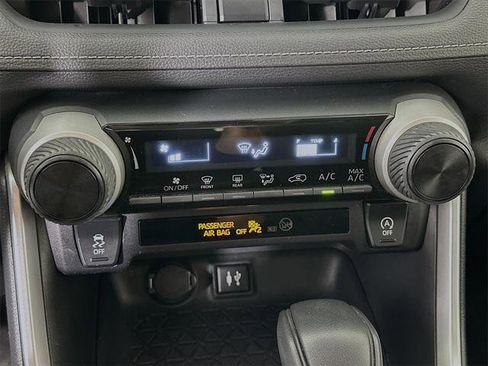 Certified 2019 Toyota RAV4 LE image 14