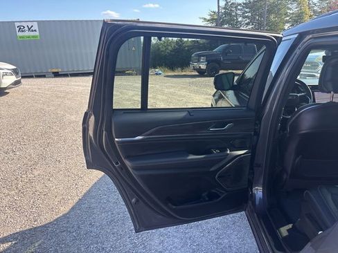 Used 2021 Jeep Grand Cherokee L Overland w/ Luxury Tech Group IV image 22