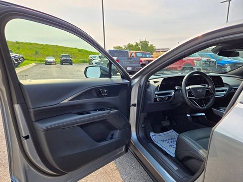 Used 2025 Cadillac Lyriq Sport RWD image 11