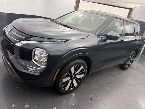 New 2025 Mitsubishi Outlander SEL image 7