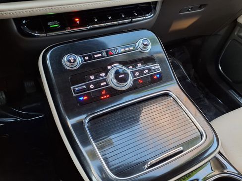 Certified 2022 Lincoln Nautilus AWD w/ Premium Package image 23