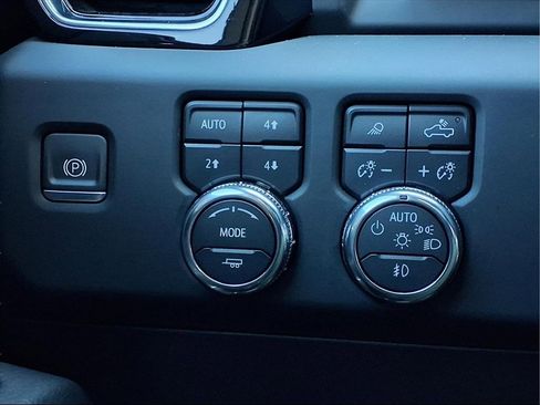 Used 2024 GMC Sierra 2500 Denali w/ Denali Reserve Package image 15