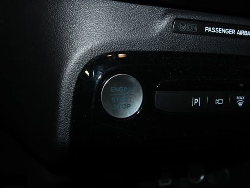 Used 2025 Ford Escape SE w/ PHEV Premium Package image 16