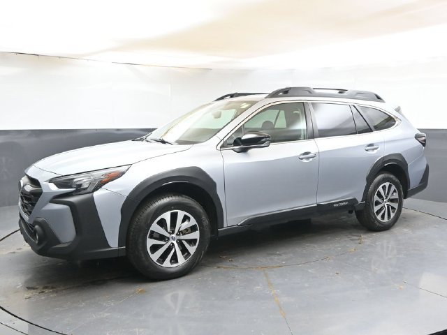 Used 2024 Subaru Outback Premium AWD/4WD image 2