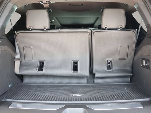 Used 2025 Cadillac Escalade Premium Luxury AWD/4WD image 17