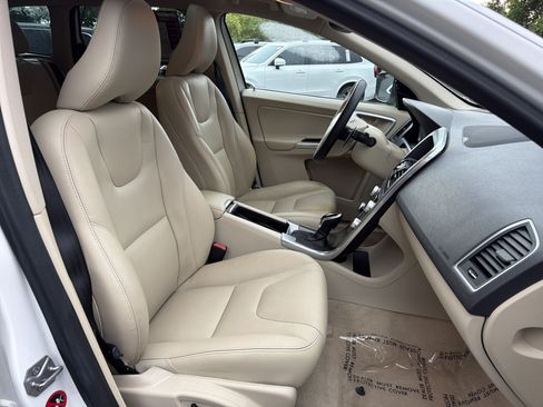 Used 2015 Volvo XC60 T6 Platinum FWD image 35