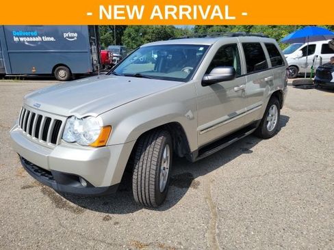 Used 2010 Jeep Grand Cherokee Laredo AWD/4WD image 7