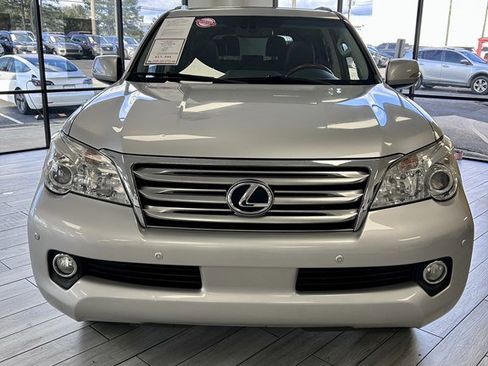 Used 2013 Lexus GX 460 460 w/ Comfort Plus Pkg image 2