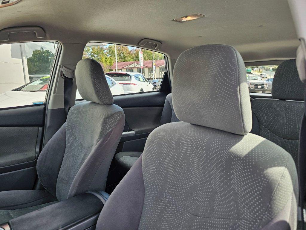 Used 2014 Toyota Prius V Three FWD image 20