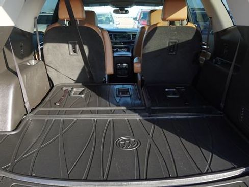 Used 2019 Buick Enclave Essence w/ LPO, Sport Appearance Package image 13