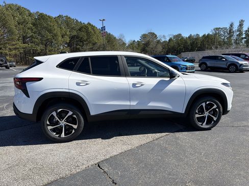 New 2026 Chevrolet Trax RS image 4