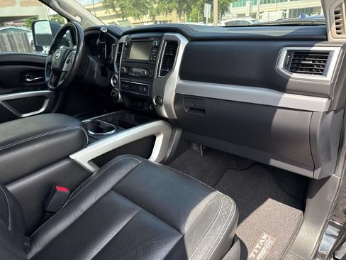 Used 2016 Nissan Titan PRO-4X w/ Pro-4x Convenience Package AWD/4WD image 13