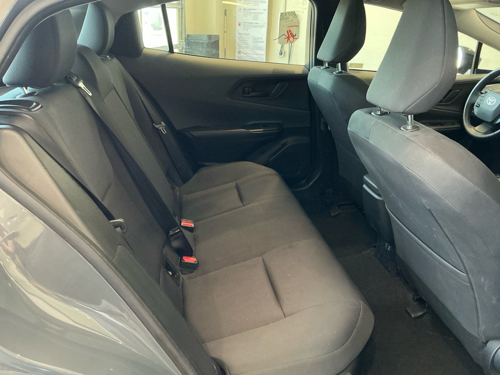 Certified 2025 Toyota Prius LE FWD image 18