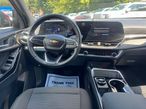 Used 2026 Chevrolet Equinox LT FWD image 17