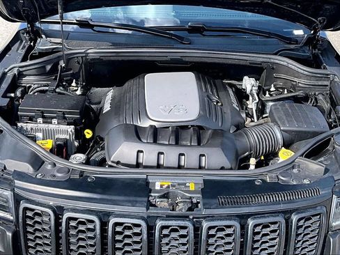 Used 2019 Jeep Grand Cherokee Limited w/ Trailer Tow Group IV AWD/4WD image 11