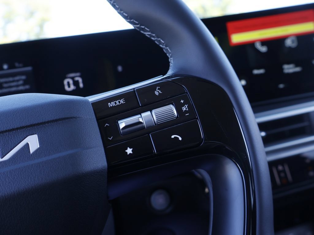 New 2026 Kia Sorento LX FWD image 41