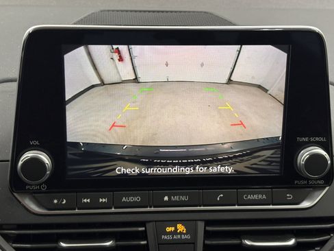 Used 2024 Nissan Altima 2.5 SV FWD image 14