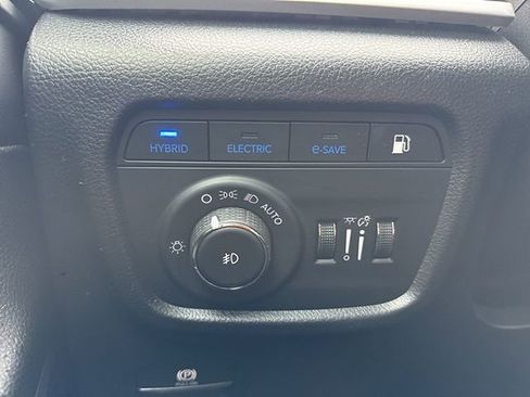 Used 2022 Jeep Grand Cherokee Trailhawk w/ Luxury Tech Group III image 13