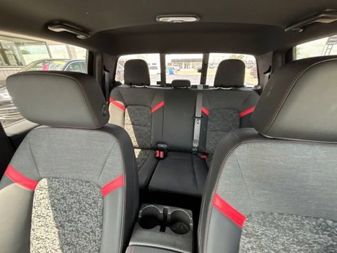 Used 2023 Chevrolet Colorado Z71 w/ Z71 Convenience Package 2 AWD/4WD image 27