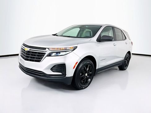 Used 2022 Chevrolet Equinox LS w/ LS Convenience Package image 3