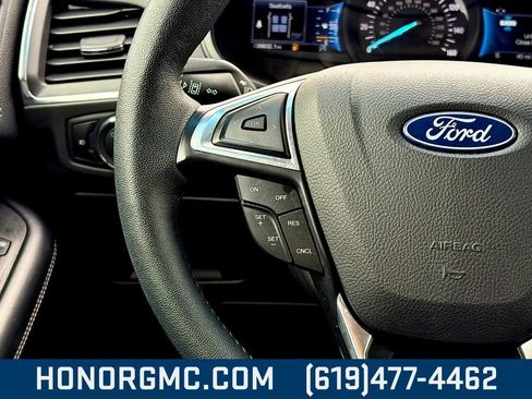 Used 2024 Ford Edge Titanium image 28