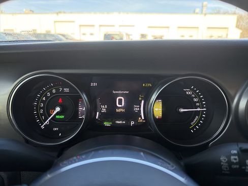 Used 2022 Jeep Wrangler Unlimited Rubicon 4xe w/ Cold Weather Group image 23