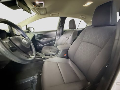 Used 2025 Toyota Corolla LE image 21