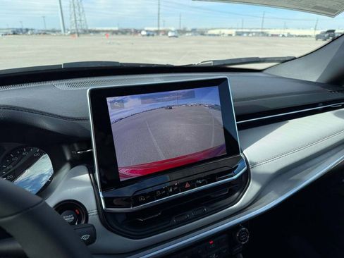 New 2026 Jeep Compass Limited image 32