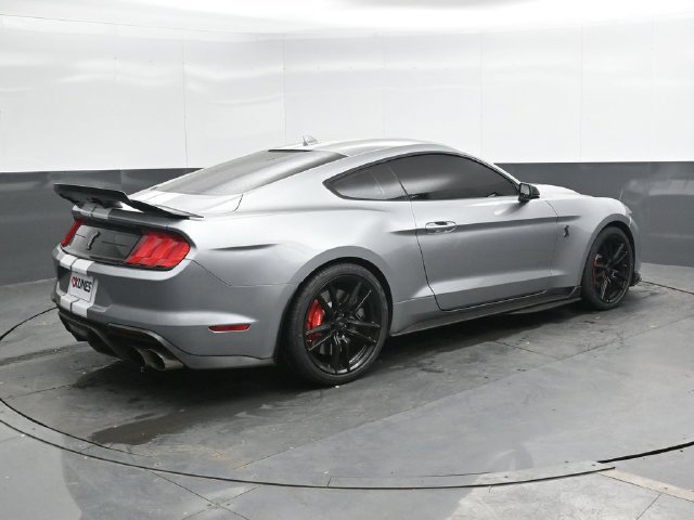 Used 2022 Ford Mustang Shelby GT500 w/ Technology Package RWD image 4