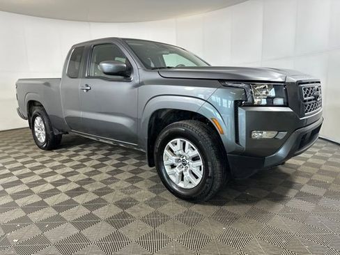 Used 2024 Nissan Frontier SV w/ SV Convenience Package image 2