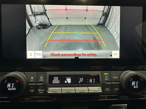 Used 2025 Toyota Grand Highlander AWD image 38