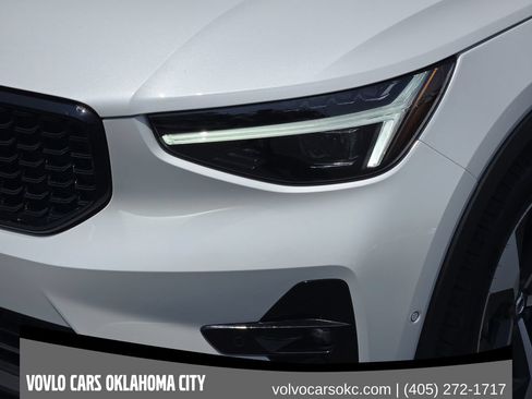 Used 2026 Volvo XC40 B5 Plus w/ Protection Package Premier AWD/4WD image 11