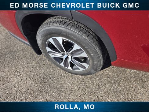 Used 2023 Toyota Highlander XLE image 12