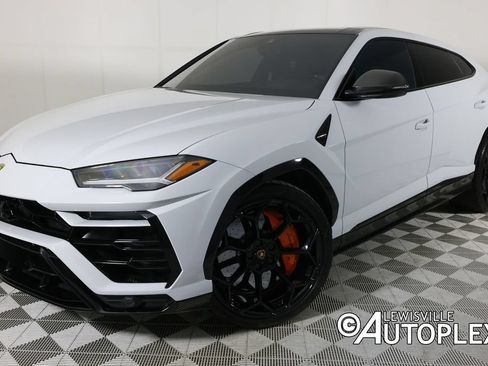 Used 2022 Lamborghini Urus AWD/4WD image 1