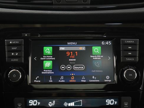 Used 2018 Nissan Rogue SV w/ Sun & Sound Touring Package image 17