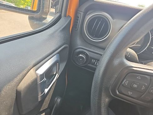 Used 2021 Jeep Wrangler Unlimited Sport AWD/4WD image 20