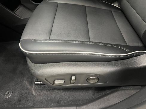 Used 2026 Buick Enclave Preferred AWD/4WD image 31